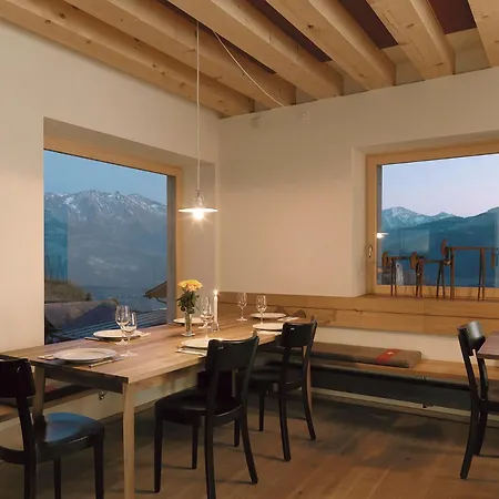 Hotel Ustria Steila Siat Und Restaurant Rueun